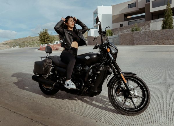 Analyse approfondie des freins antiblocage (abs) : amélioration de la sécurité à moto en conduite sportive – perspectives innovantes